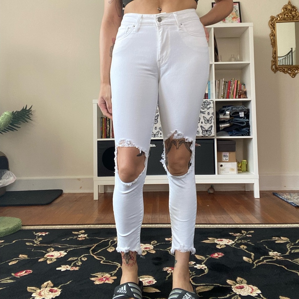 Levi’s 721 Ripped Skinny Jeans